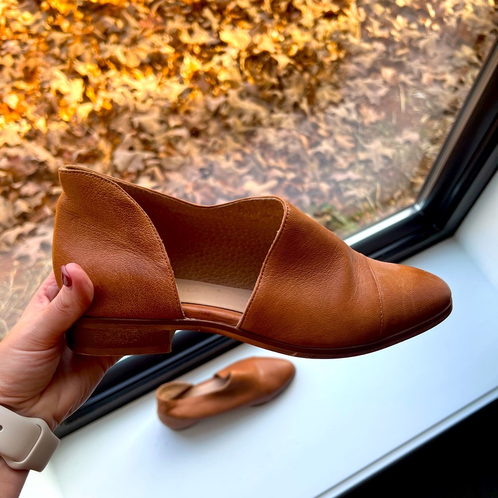 Diba True-Tobacco- no way out leather flats